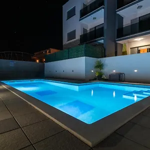 https://apartman-lorena-trogir.hotels-in-trogir.com